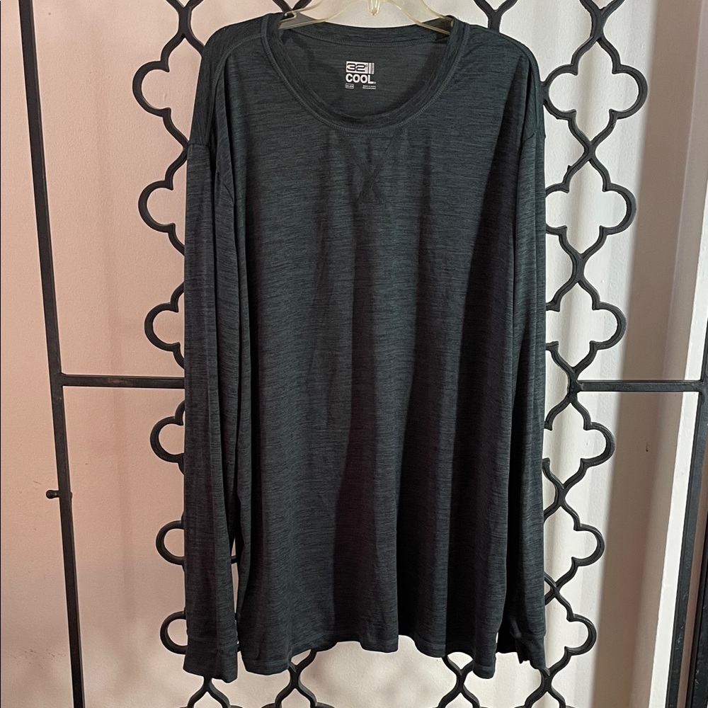 NWOT 32 Degree Cool Men’s Green Long Sleeve T-Shirt